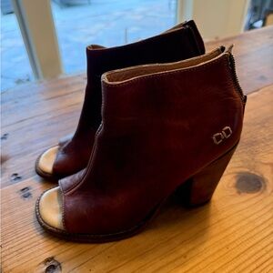 Bed Stu Distressed mahogany brown Heeled Boots size 7 open toed- barely worn